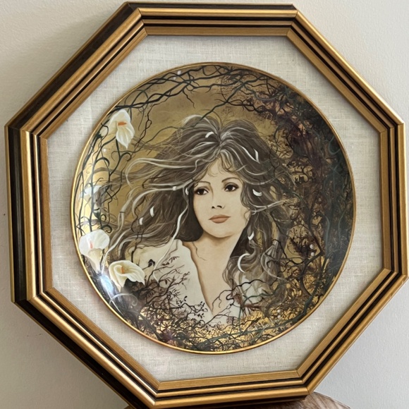 Vintage Framed Romantic Portrait Series Plate 'Lilie' - Picture 1 of 11